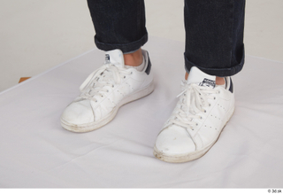 Yoshinaga Kuri casual foot white sneakers 0002.jpg
